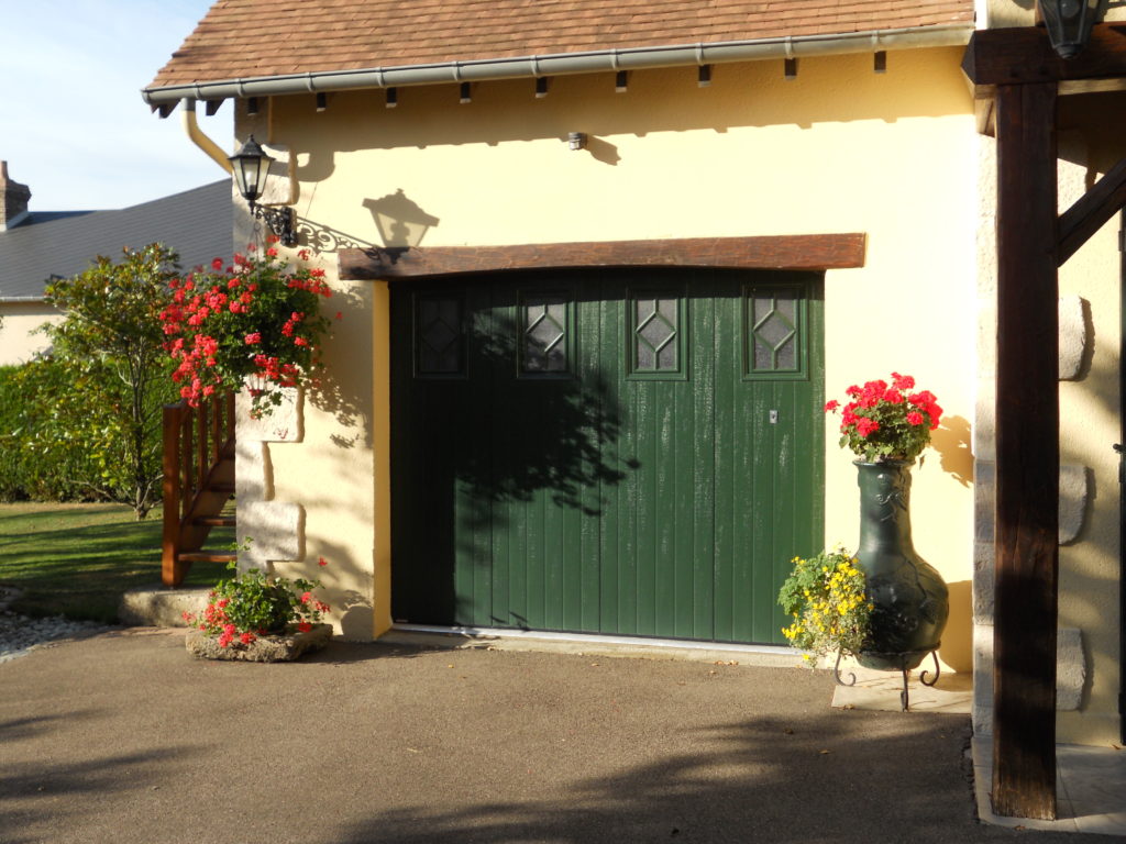 Porte de garage latérale motorisée