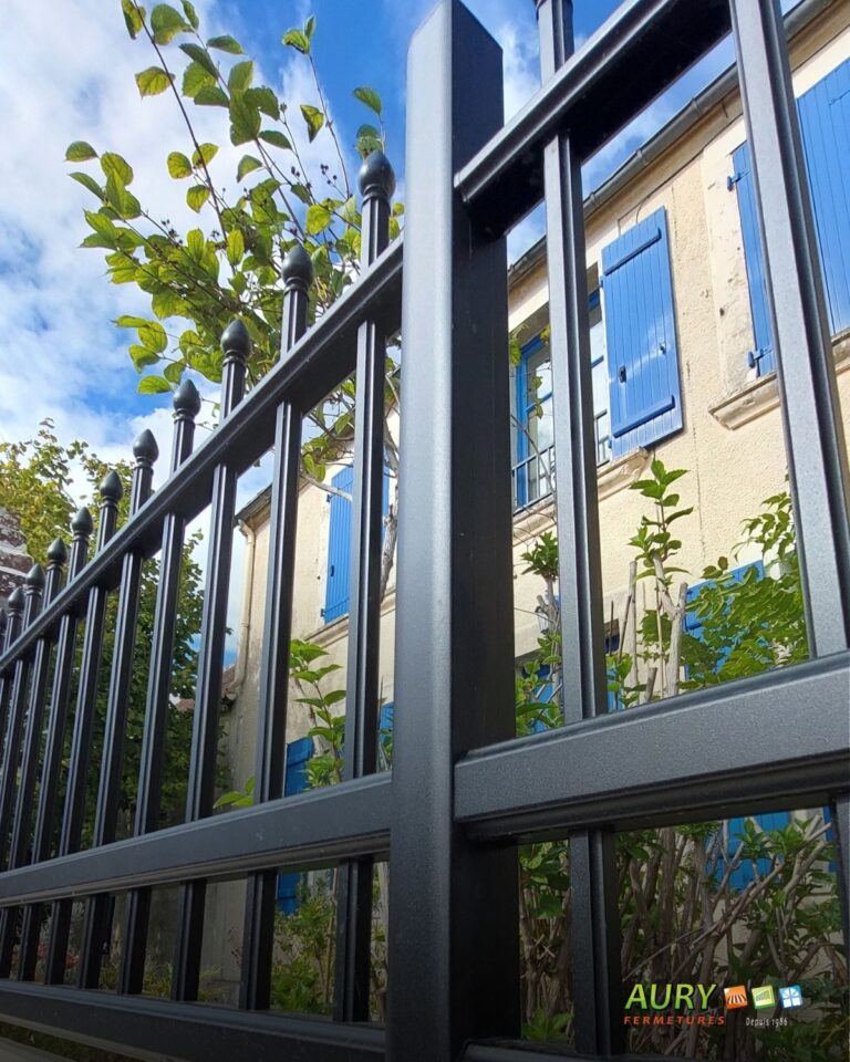 Portail, portillon, clôture : une rénovation extérieure 100 % aluminium